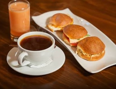 Desayuno en Kay Pacha antes de salir de tour en Huaraz.
